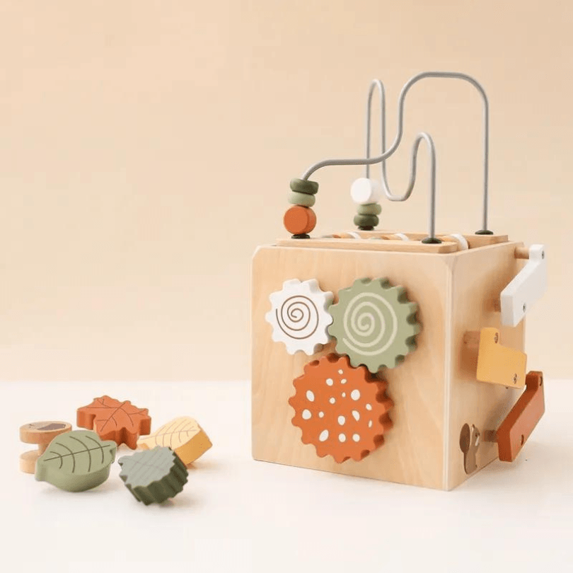 Cube-d_Activite-en-bois