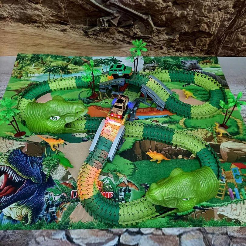 circuit-voiture-dinosaure